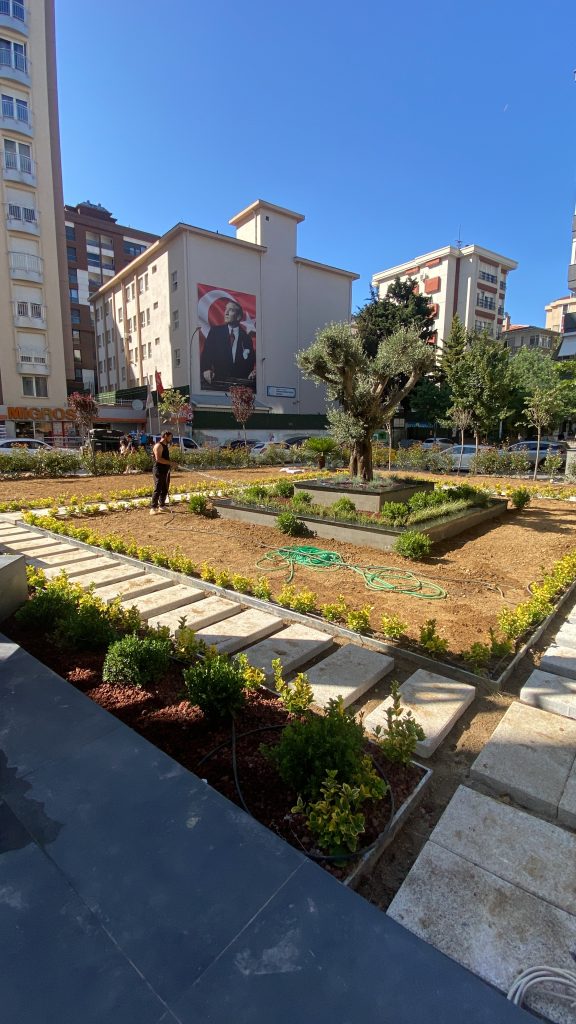 F30CAEE6-CF38-4BE0-AF35-3A349E73D6DE